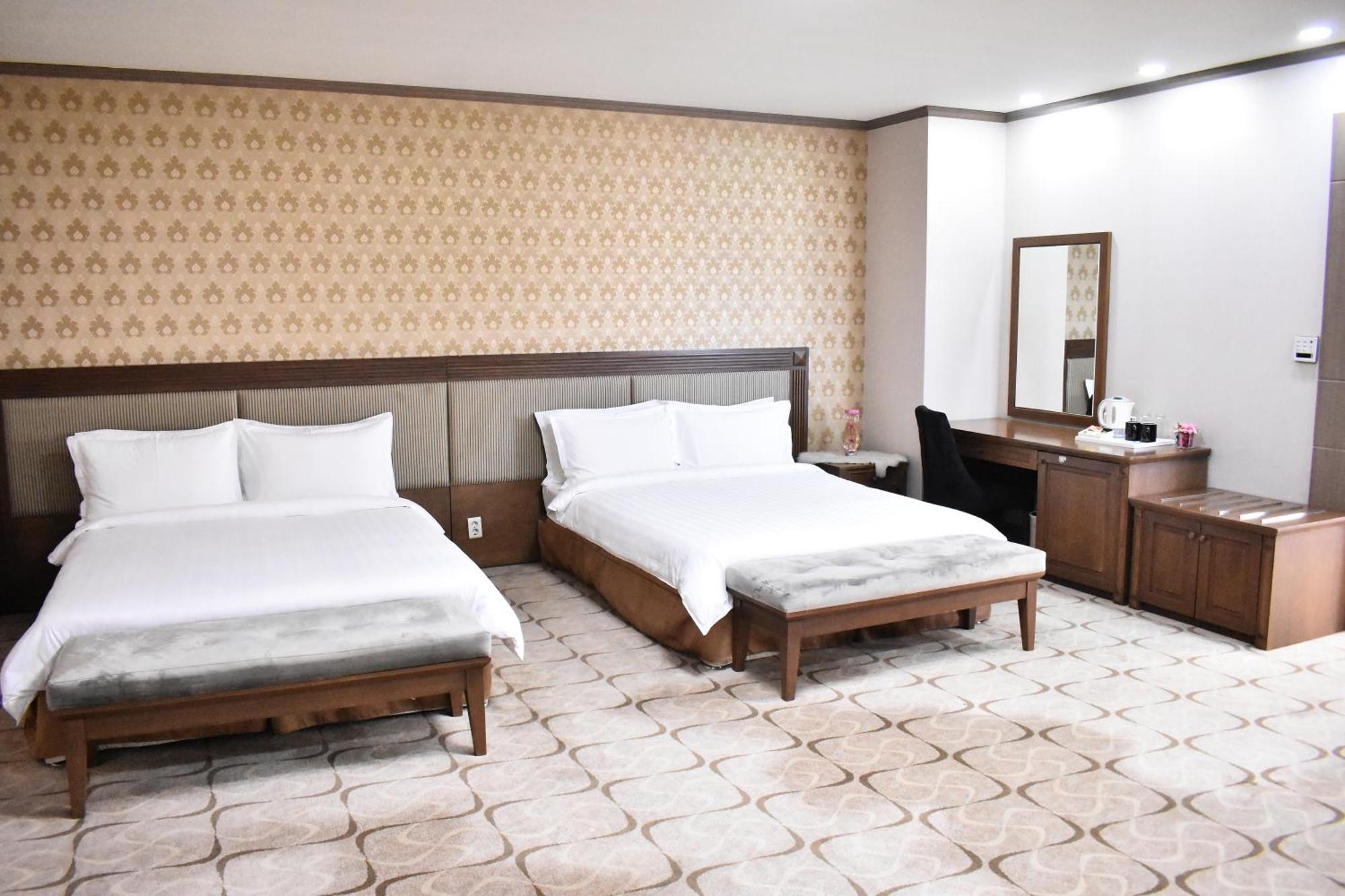 Sunjin Grand Hotel Ulaanbaatar Ngoại thất bức ảnh