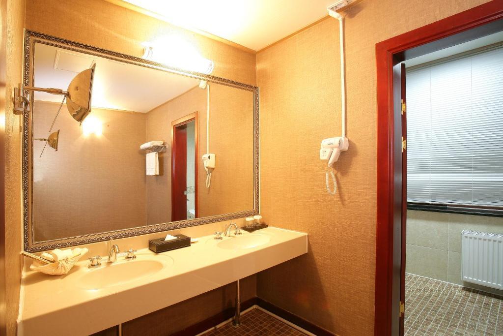 Sunjin Grand Hotel Ulaanbaatar Phòng bức ảnh