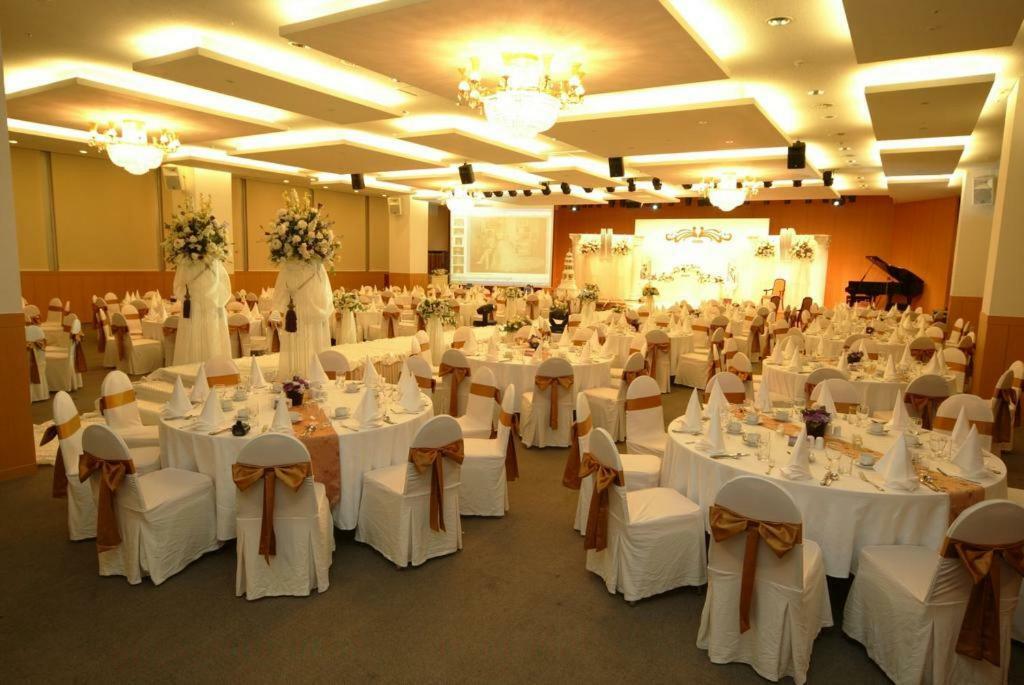 Sunjin Grand Hotel Ulaanbaatar Ngoại thất bức ảnh